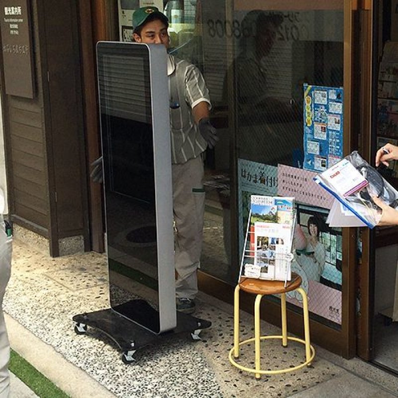 画像2: 液晶看板アイキャッチX 32V│屋外仕様│スタンドアロン│700cd/㎡ (2)